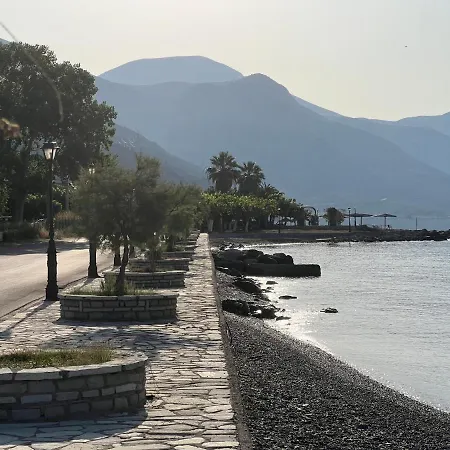 Hébergement de vacances Nafpaktos Pebble In *